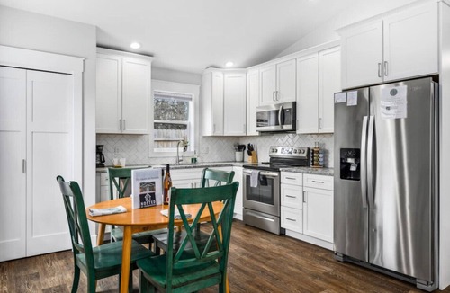 Traverse City House | Locally Owned 2BR w/Hot Tub