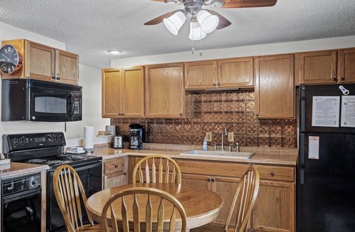 Sunrise Beach Condo | Lone Oak Point 04 - Two Bedroom Apartment, Sleeps 6
