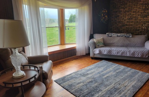 Ozark House | Lovely 2-bedroom farmhouse with central heat/AC in a quiet country setting.