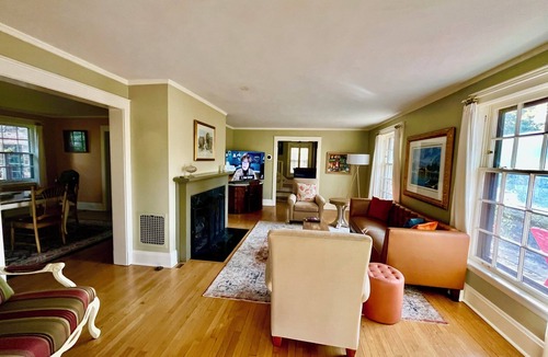 Angell House | Lovely Furnished 4BD close to Campus and Hospital in Town >30 day stays only