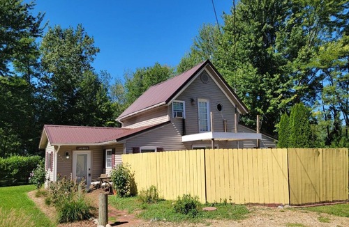 Paw Paw Lake House | Lovely Vacation Home | Paw Paw Lake