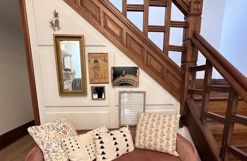Oak Park House | Luxe and Modern Victorian SFH w/Parking