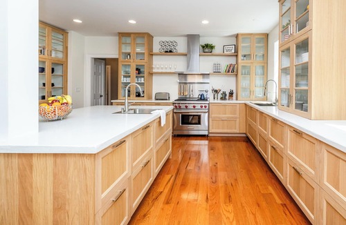 Miami Park House | Luxe family Retreat - Walk to Private Beach - Pool - Hot Tub - Arcades