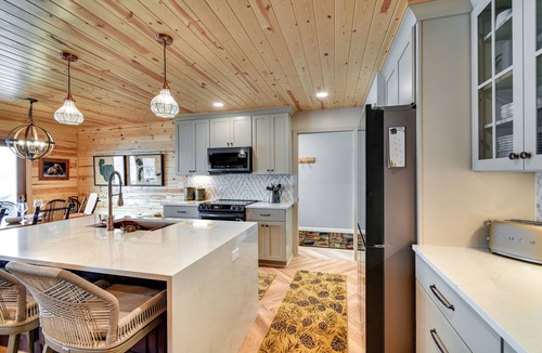 Houghton Lake House | Luxe Hideaway on Houghton Lake: Families Welcome!