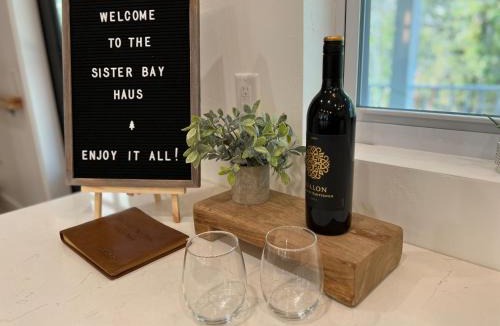 Sister Bay House | Luxe Retreat with Sauna, Walk to Northern Haus