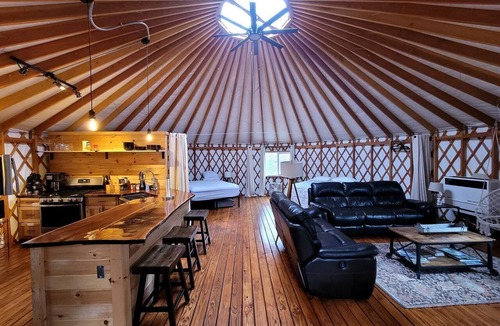 Baldwin Cabin | Luxurious Modern Yurt with Stargazing Dome near Pere Marquette River – Baldwin, Michigan