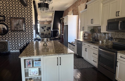 River Market Condo | Luxurious Penthouse with AC in Kansas City River Market