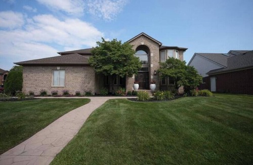 Macomb House | Luxury 2,700 Sq Ft Private Retreat w/Pool Office Sleeps 10 Small Families