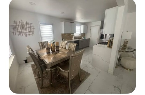 Detroit House | Luxury 3-bedroom Smart Home with jetted tub