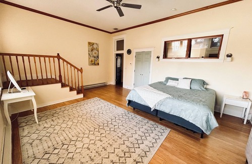 Fairfield Apartment | Luxury Downtown Loft w/Rooftop Patio & Sauna - Sleeps 12 - Walk to Square