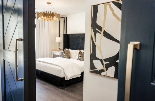 Central Business District Hotel | Luxury Downtown Retreat: Bold & Stylish Escape in the Heart of New Orleans