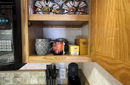 Taylor House | Luxury Glamping RV Sleeps 4 Hot Tub All Resort Amenities Near Lake Claiborne
