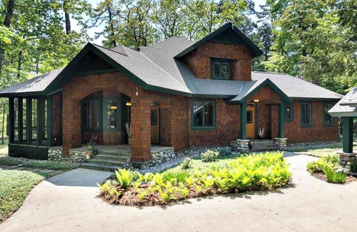 Harbor Springs House | Luxury Home 1 Minute from Private Beach in Beautiful Harbor Springs