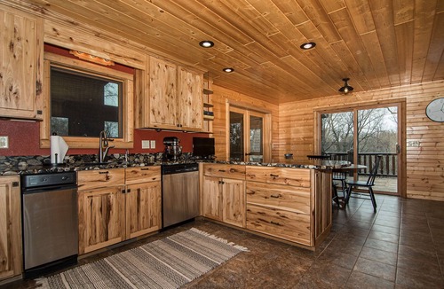 Durango House | Luxury Lodge Near Galena, Field of Dreams & Skiing, 6 Private Suites