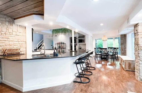 West Plaza Villa | Luxury Villa w/Pool, Max Amenities