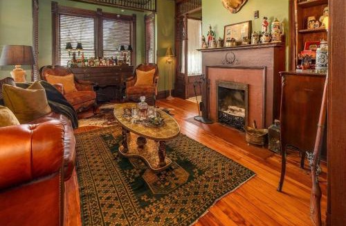 Anna House | Magical Victorian near hiking wine trail