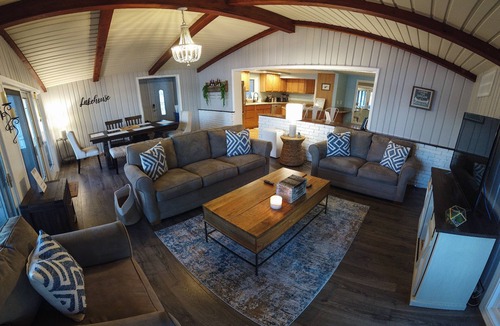 Sister Lakes House | Magician Lake Life at its best!
