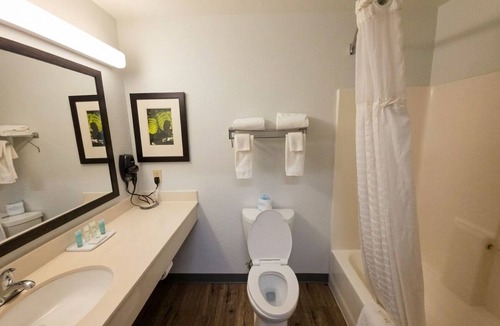 Hillside Hotel | MainStay Suites Chicago, Hillside