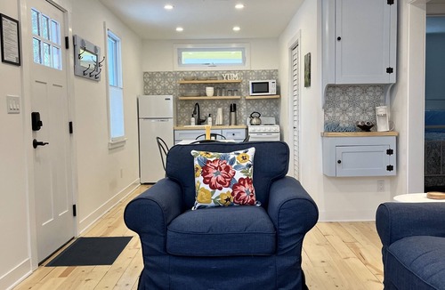 Paw Paw Lake Cottage | Maplewood Cottages 2