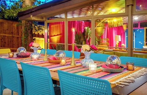 Grand Prairie House | Maximalist IG-Worthy Bachelorette Vibes w/Virtue, Saltwater Pool & Poolhouse