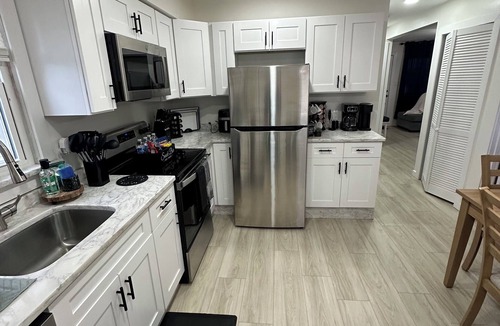 Melvindale House | Melvindale cozy escape