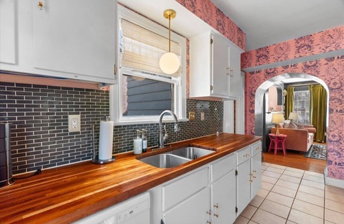 Vollintine-Evergreen House | Memphis Muses- 3BR Near Rhodes -Family Friendly
