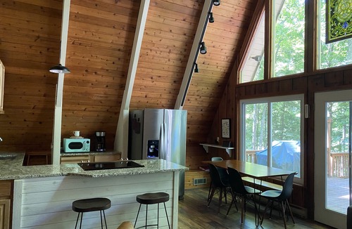 Bellaire Ski Chalet | Merlin Hütte. a MAGICAL a-frame at Schuss Mountain/Shanty Creek Resort
