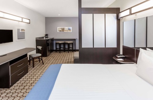 Elkhart Hotel | Microtel Inn & Suites by Wyndham Elkhart