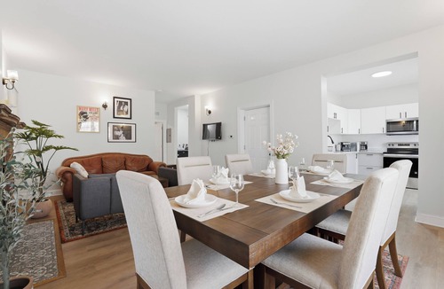 Midtown Apartment | Midtown Detroit. Walk to VA, DMC, Karmanos. 2BR 3 Full Bath. 30+ Day Stay
