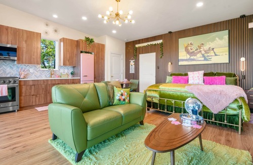Helotes House | Milestone Cozy Getaway