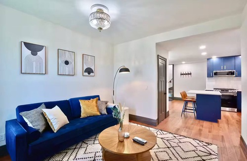 Burlington Apartment | Mississippi Muse, Modern & Chic 1BR Near Downtown, Quick Walk to Bakery & Pizza
