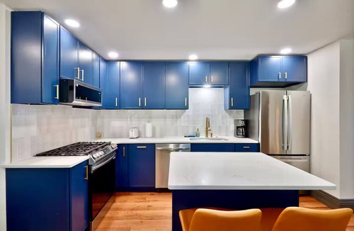 Burlington Apartment | Mississippi Muse, Modern & Chic 1BR Near Downtown, Quick Walk to Bakery & Pizza