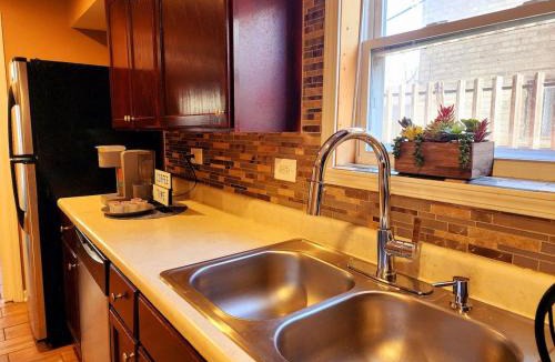 Evanston Apartment | Modern 2 Beds Apt close Downtown