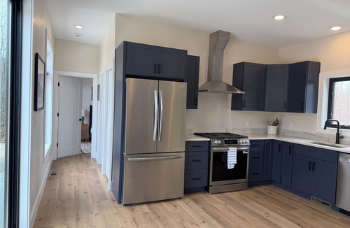 Maple City House | Modern 3-bedroom house in beautiful Glen Arbor township. Walk to Glen Lake