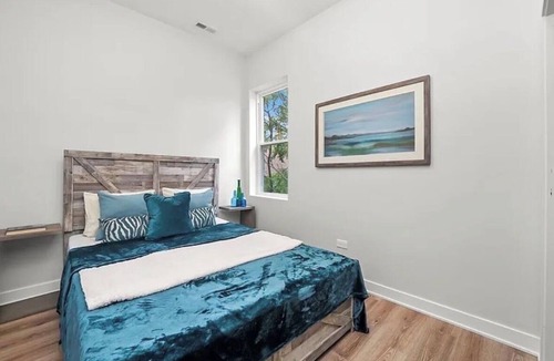 Woodlawn Apartment | Modern 3BR Near Obama Center, UChicago & McCormick