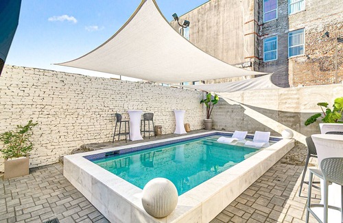Faubourg Lafayette Villa | Modern 5 bedroom Villa w private Rooftop mins from Downtown- French Quarter