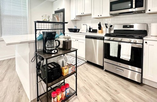 Lavergne Apartment | Modern and Lux 2BD for 4 Near City and Airport