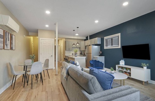 Lisle Condo | Modern Downtown Lisle 2BR Condo + Parking