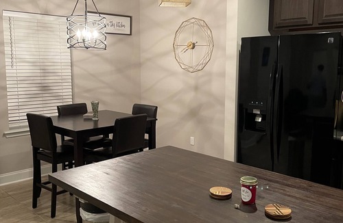 Baker House | Modern Home near Southern University and BTR airport!