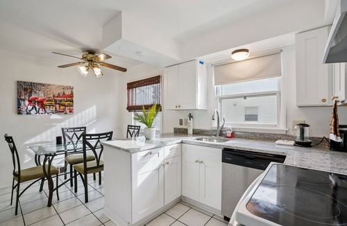 Colgate House | Modern, impeccably styled, a seamless convenience in a prime, quiet location.