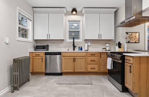Lower East Side House | Modern Lux Home, Sleeps 12, Walk to Brady St Fun