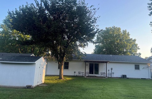 Springfield House | Modern mid-century home in quiet subdivision off bike trail & close to amenities