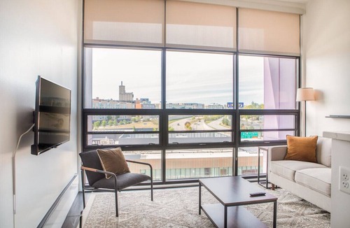 Milwaukee Apartment | Modern Studio Apt with Rooftop, Gym, and Parking - Sleeps 4