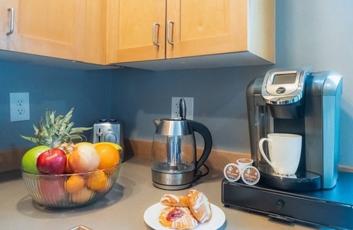 Belltown Apartment | Modern studio in the heart of the city