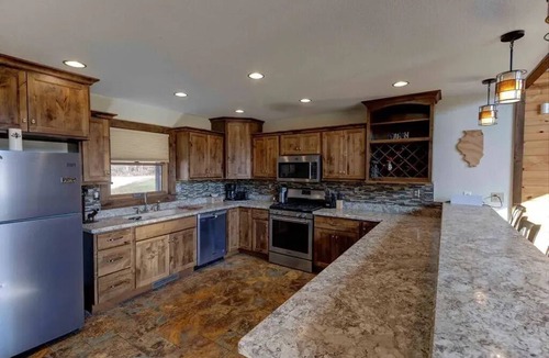 Sullivan Cabin | Moose Cabin - Secluded 12 Acre Cabin w/Fishing Pond near Lake Shelbyville