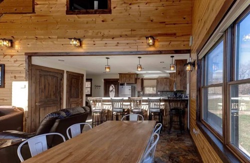 Sullivan Cabin | Moose Cabin - Secluded 12 Acre Cabin w/Fishing Pond near Lake Shelbyville