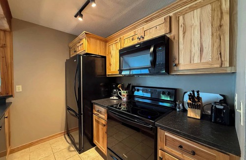 Wakefield Condo | Moosehead Lodge - Ski in/Ski Out on Voyager Trail