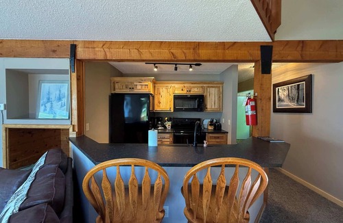 Wakefield Condo | Moosehead Lodge - Ski in/Ski Out on Voyager Trail