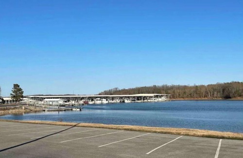 Gilbertsville Hotel | Motel at Kentucky Lake. Natures Habitat.