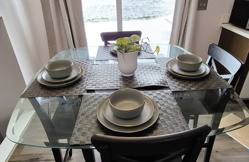 Drayton Plains House | Nakota Haven Bright, Clean & Family‑Friendly House in Royal Oak Michigan